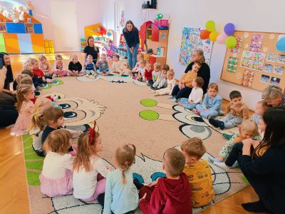 Wizyta dzieci ze Żłobka Samorządowego  w Jedyneczce